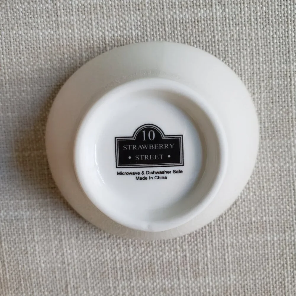 Set of 4 small Dipping Boat Bowls by 10 Strawberry Street - Oven, MW, & DW safe - Picture 3 of 3